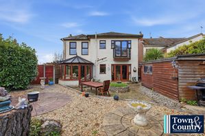 LADYSMITH AVENUE- click for photo gallery